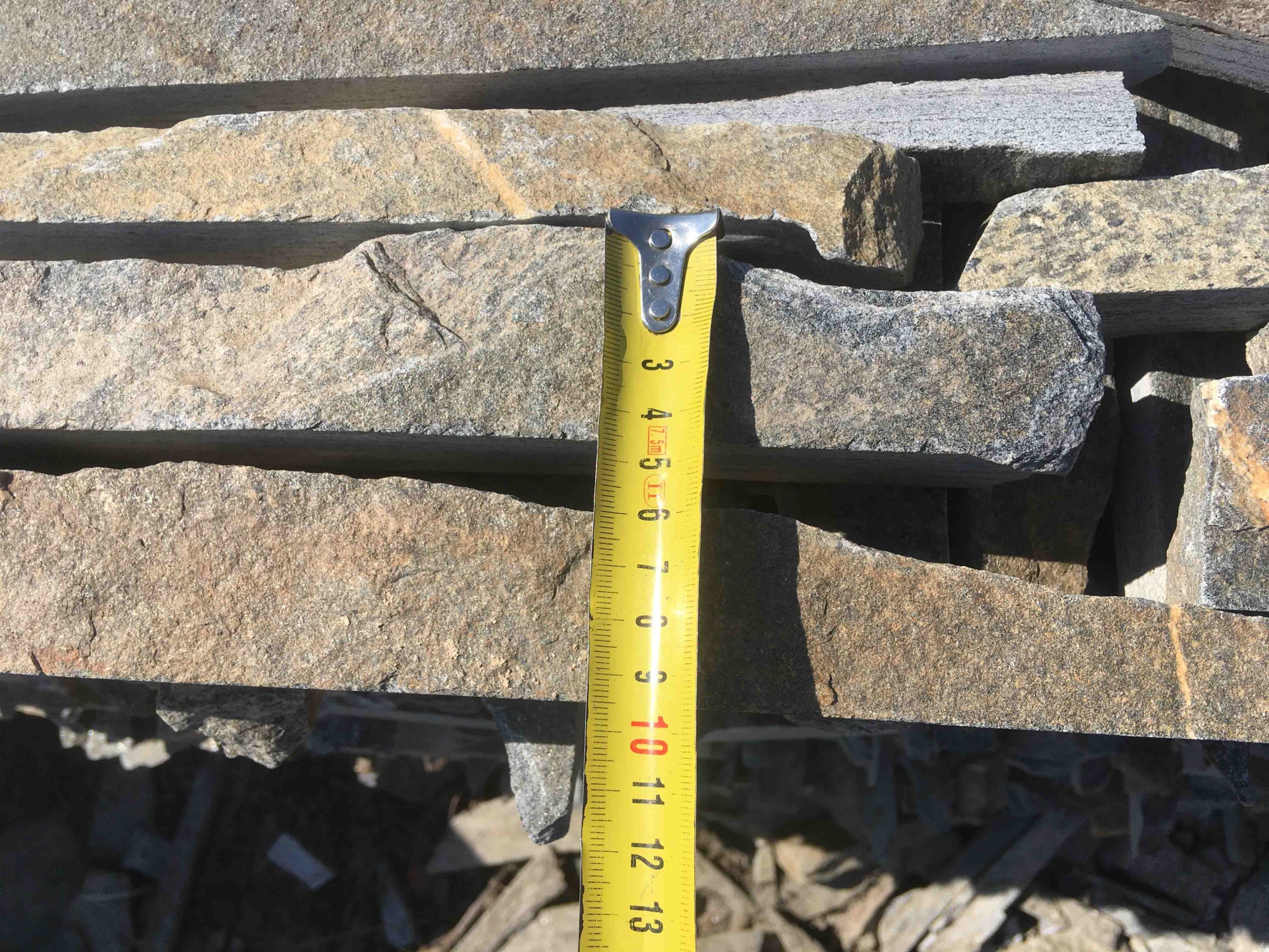 Горбушка златолит мультиколор для облицовки купить в Каслях