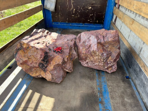 Ландшафтные глыбы красно-фиолетовые 200-1000 килограмм купить в Каслях