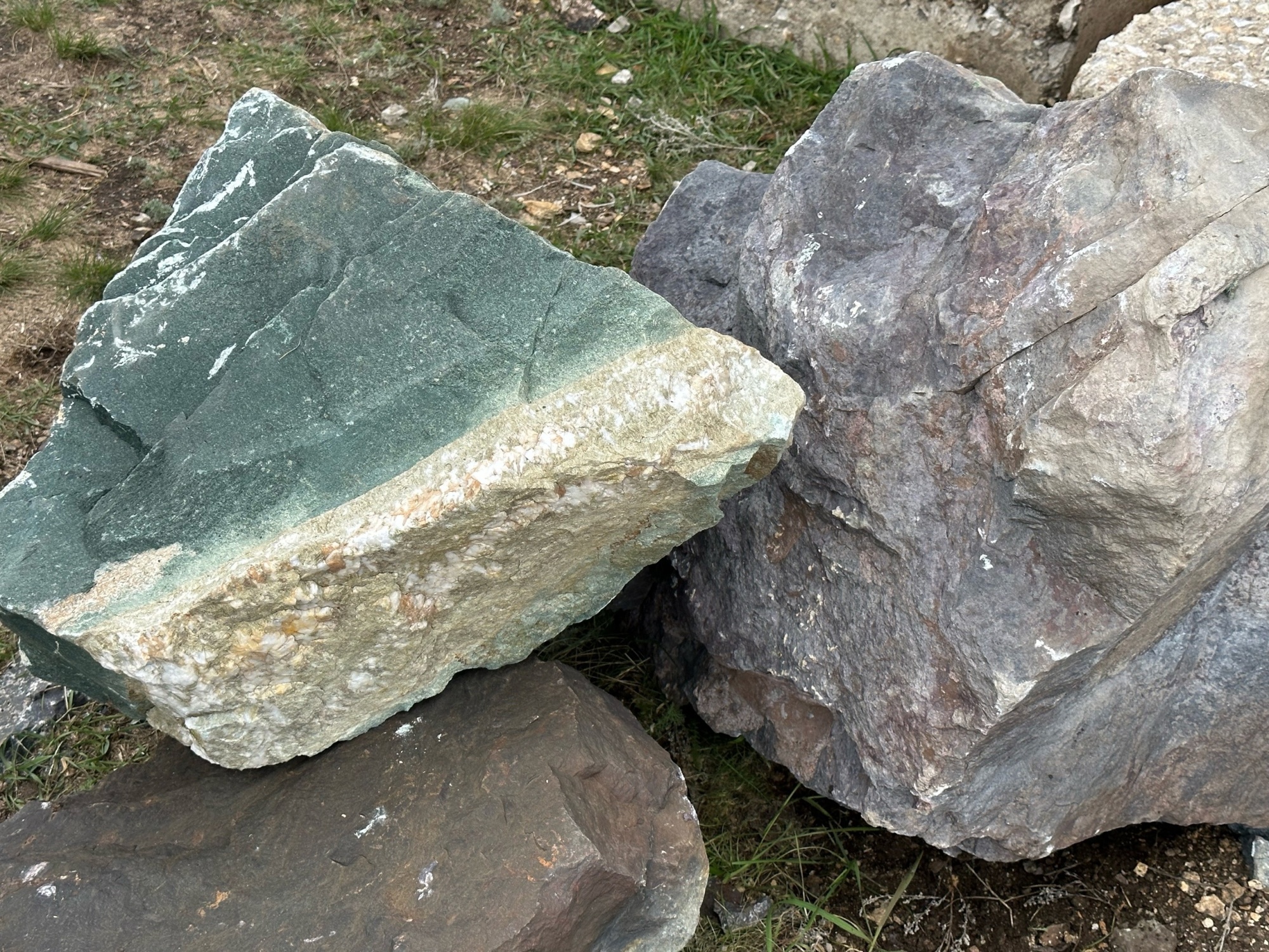 Камни для ландшафтного дизайна зелёные 10-60 килограмм купить в Каслях