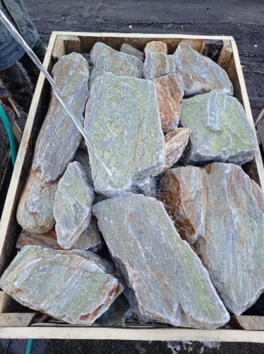Златолит жёлтый, жёлто-зелёный глыбки и валуны для ланшафтного дизайна купить в Каслях