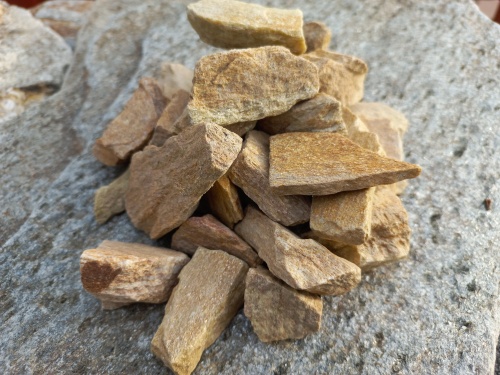 Златолит жёлтый декоративная каменная крошка купить в Каслях