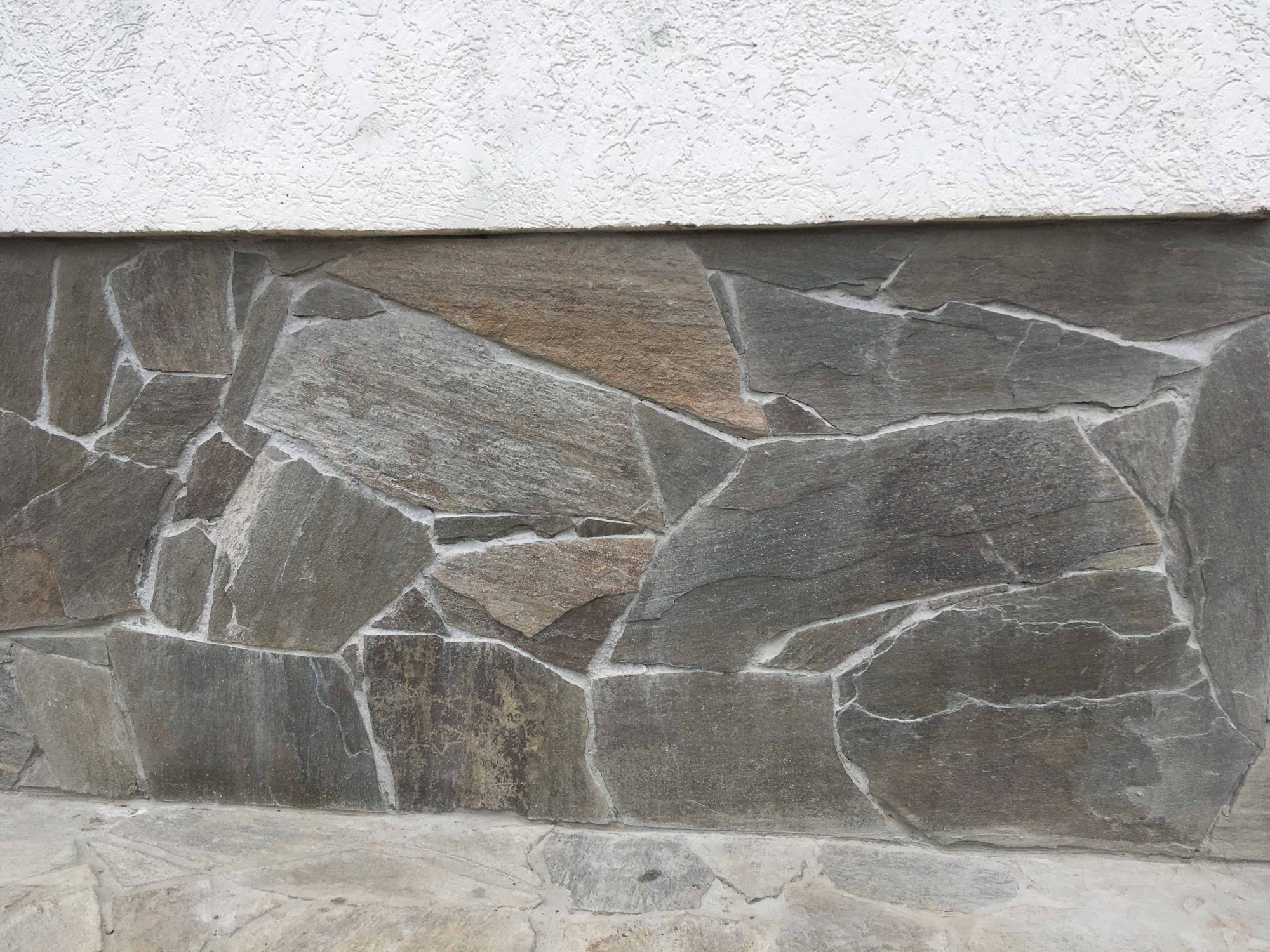 Плитняк златолит Уральский для цоколя, отмостки купить в Каслях