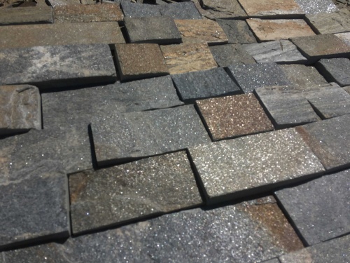 Плитка пилёная златолит Уральский для цоколя, отмостки купить в Каслях