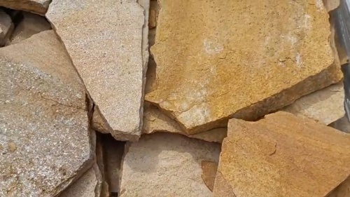 Плитняк златолит жёлтый для цоколя купить в Каслях