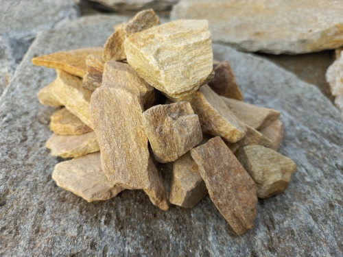 Златолит жёлтый декоративная каменная крошка купить в Каслях