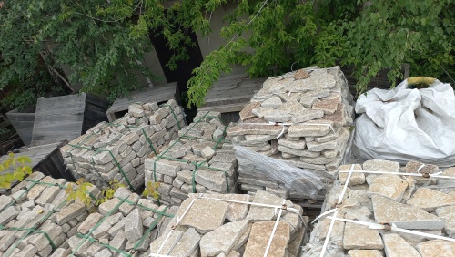 Плитняк гранитный галтованный купить в Каслях