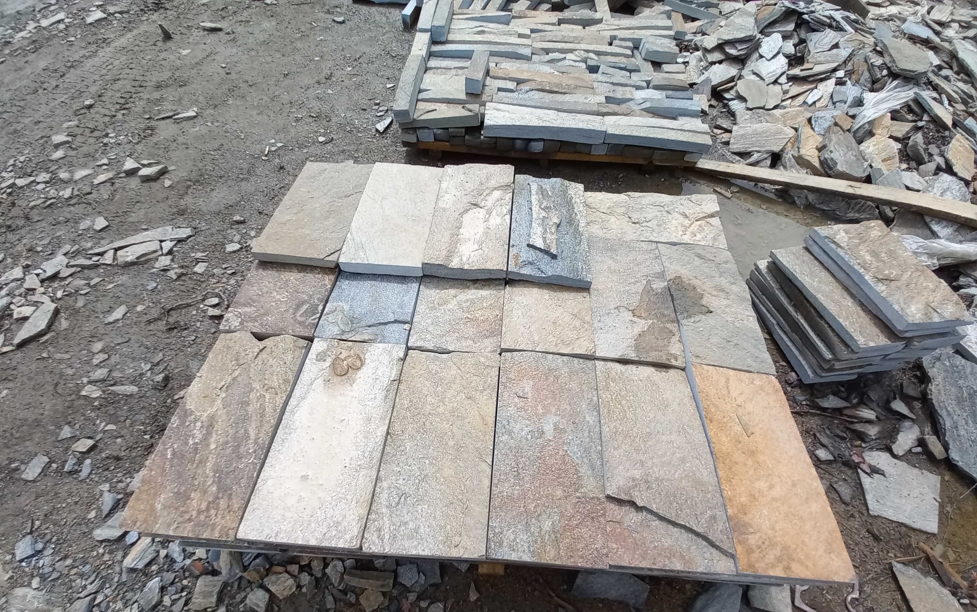 Плитка пилёная златолит Уральский для фасада купить в Каслях