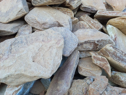 Златолит жёлтый, жёлто-зелёный глыбки и валуны для ланшафтного дизайна купить в Каслях