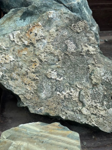 Ландшафтные глыбы зелёные 200-500 килограмм купить в Каслях