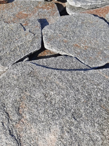 Златолит серебристый галтованный для лестниц купить в Каслях