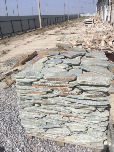 Златолит серебристый галтованный для лестниц купить в Каслях