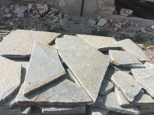 Златолит серебристый галтованный для лестниц купить в Каслях